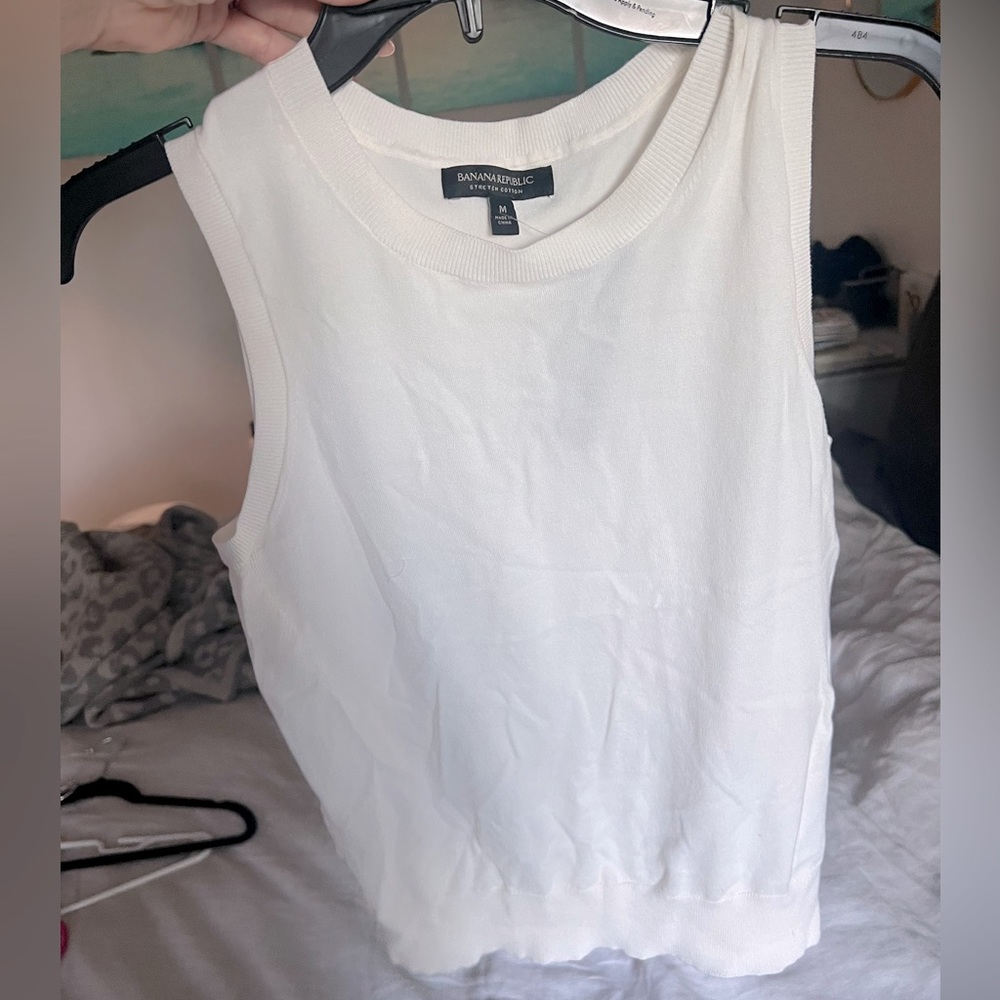 Banana Republic stretch cotton tank in white/ cream size M